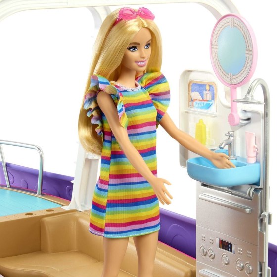 0025093-13245-barbie-dream-boat