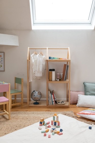 0026171-22056-paidiki-kremastra-pollaplon-theseon-me-rafi-ksulini-82x33x115ek-robin-rubber