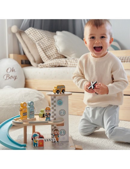 0026620-28673-paidiko-gkaraz-autokiniton-me-elikoptero-kai-venzinadiko